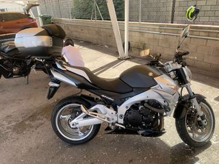 SUZUKI GSR 600 2006