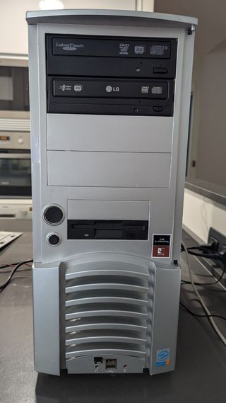 Ordenador Antiguo Modding + Monitor Benq + teclado