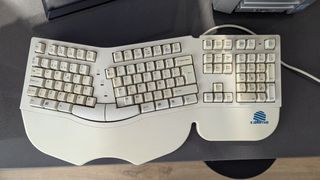 Ordenador Antiguo Modding + Monitor Benq + teclado