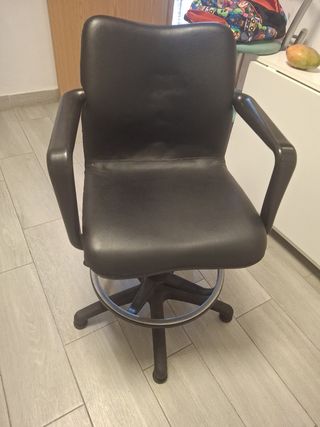 Silla de oficina negra