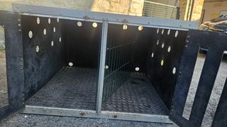 CAZA  Cajón para perros negro