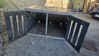 CAZA  Cajón para perros negro