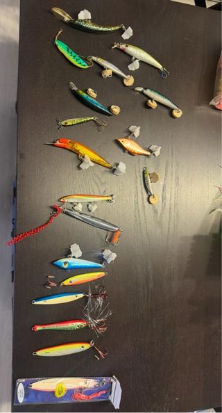Señuelos de pesca 8 € unidad
los 18 piezas 110€