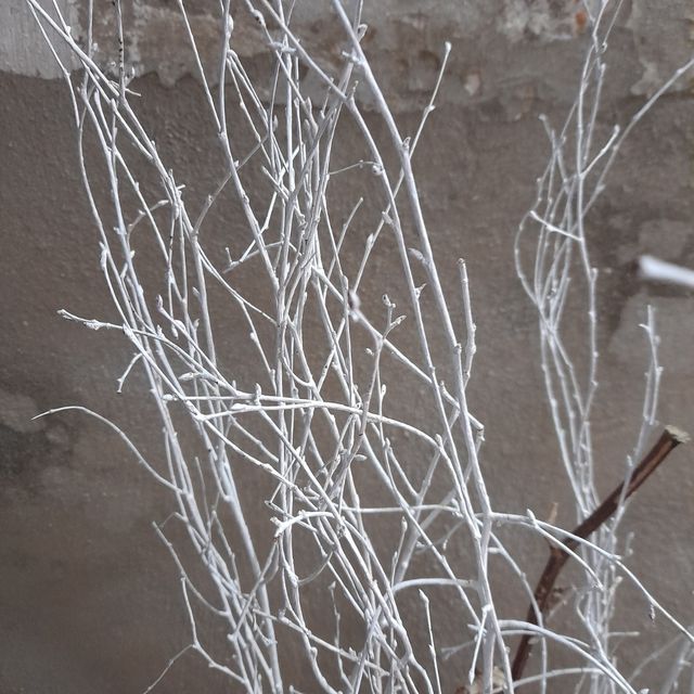 Florero de madera blanco