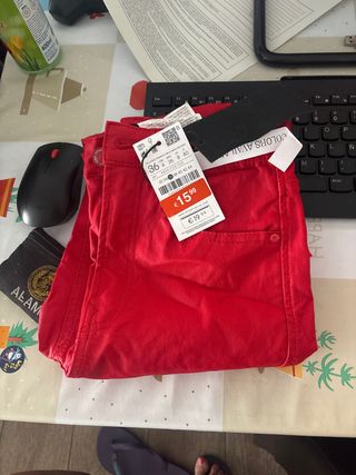 Pantalón Stradivarius rojo talla S nuevo