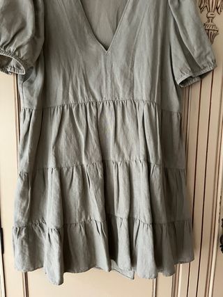 Vestido Zara volantes verde oliva Talla XS