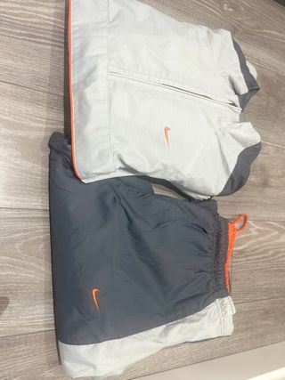 Conjunto Deportivo Nike Gris y Naranja