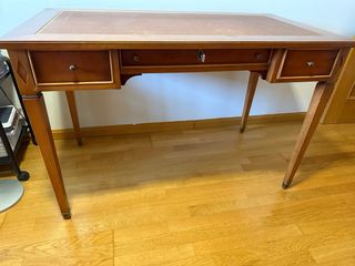 Mesa de despacho clásica cuero 120x66x78