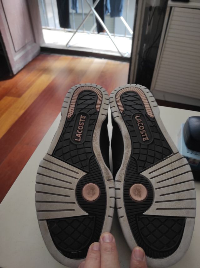 Zapatillas Lacoste Negras y Blancas