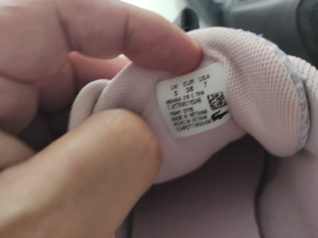 Zapatillas Lacoste Negras y Blancas