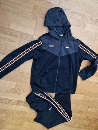 Conjunto deportivo Nike Dri-Fit