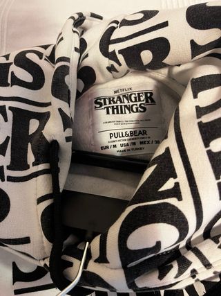 Sudadera Stranger Things Pull and Bear