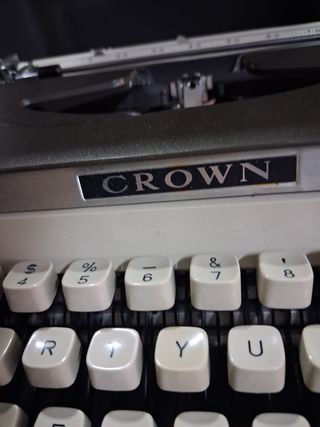 Máquina de escribir Crown con maletín