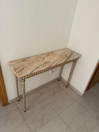 Mesa recibidor clásica mármol y madera