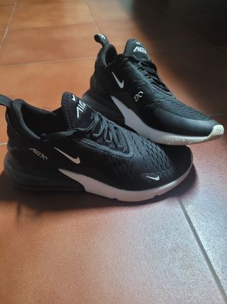 Nike Air 270 Negras