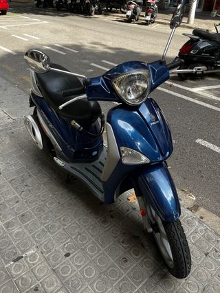 Piaggio Liberty 49cc 2T Azul - 19.000km carné B 