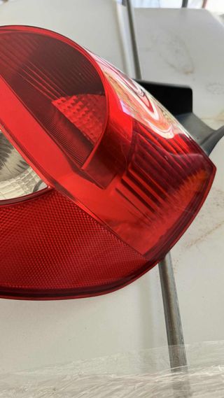 Farol Traseiro Clio 3 lado direito