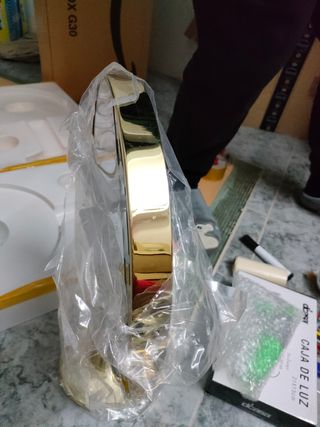 Espejo de tocador dorado
