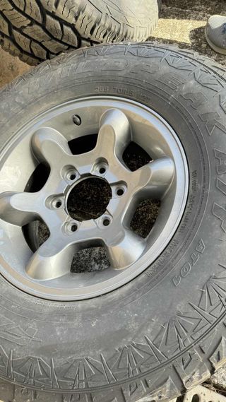 Mitsubishi Pajero 265/70 R15