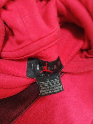 Sudadera Jordan Roja talla 12_13 original.