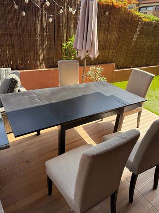Mesa de comedor extensible negra