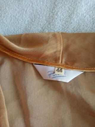 Conjunto de lencería: bata, camisón y tanga