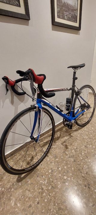 Bicicleta de carretera azul SPEEDROM