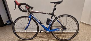 Bicicleta de carretera azul SPEEDROM