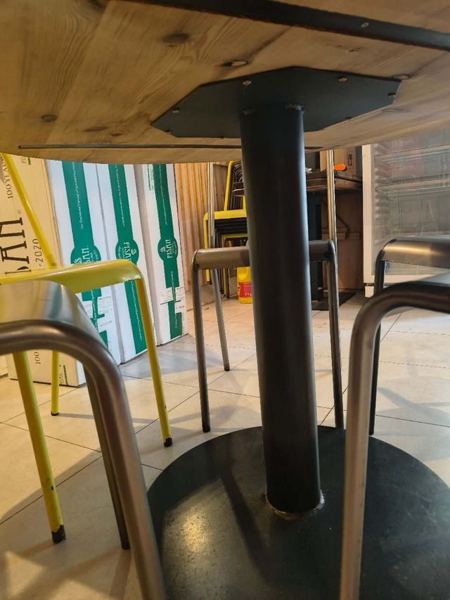 Mesa redonda madera y metal