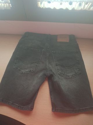Pantalones vaqueros usados una vez