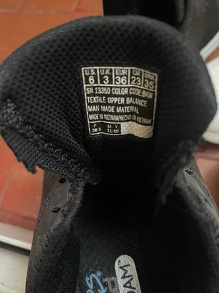 Botines Skechers Negros y Blancos