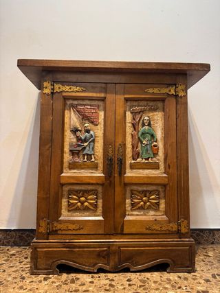Mueble rústico tallado madera maciza