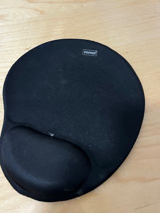 Ratón inalámbrico Logitech con alfombrilla