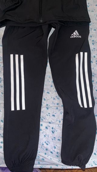 Chándal Adidas Negro con Rayas Blancas