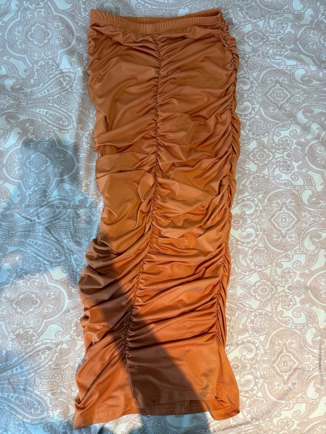 Vestido de banda naranja