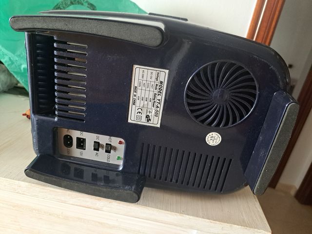 Nevera portátil azul