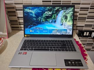 Acer aspire 3 
16 gb ram
1tb ram
Ryzen 7 5700u