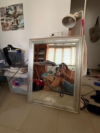 Espejo de diseño clásico