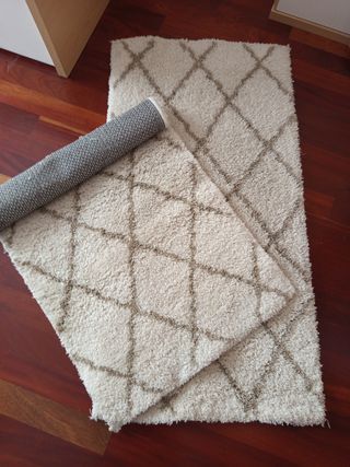 Alfombras de dormitorio beige y marrón