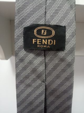 Corbata Fendi Roma Seda Gris