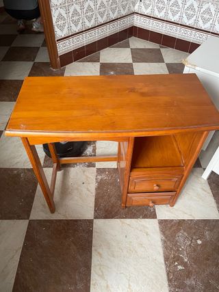 Escritorio de madera maciza