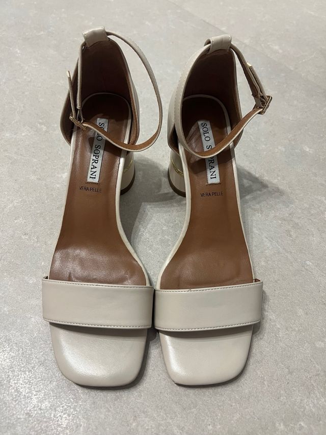 Solo Soprani Sandalias Beige Tacón