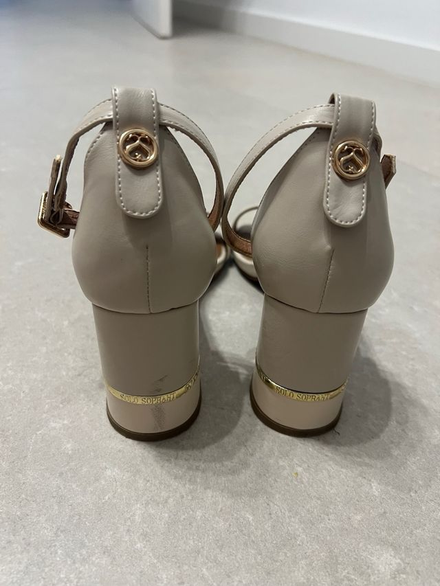 Solo Soprani Sandalias Beige Tacón