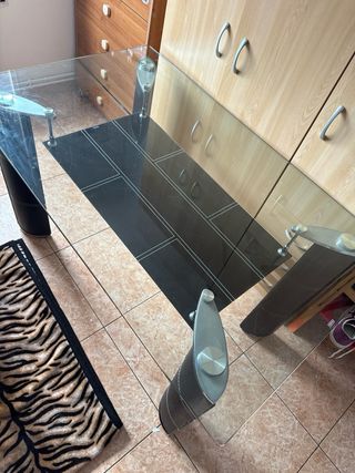 Mesa de cristal moderna