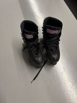 Patines de ruedas negros