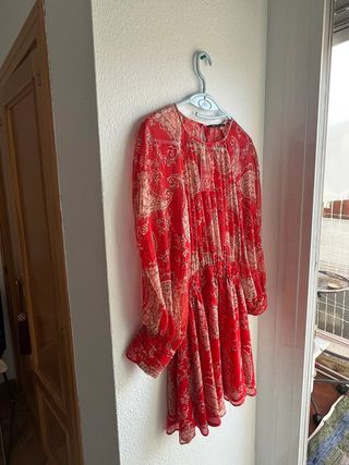Vestido Zara estampado paisley rojo