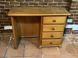 2 scrivanie in legno marrone