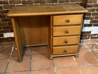 2 scrivanie in legno marrone