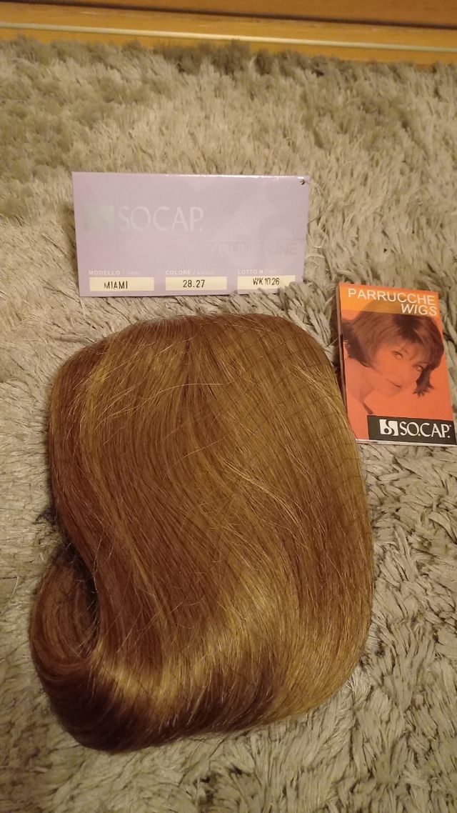 Postizo pelo natural con mechas rubias