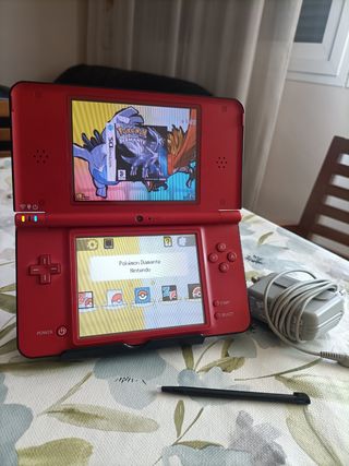 Nintendo DSi XL Edición Mario Bros 25th